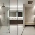 Duşakabin mi Duş Alanı mı? Banyo Yenilerken Hangisi Tercih Edilmeli?